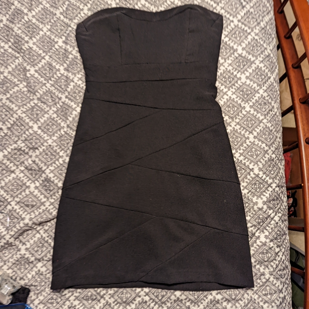 Bodycon mini black dress